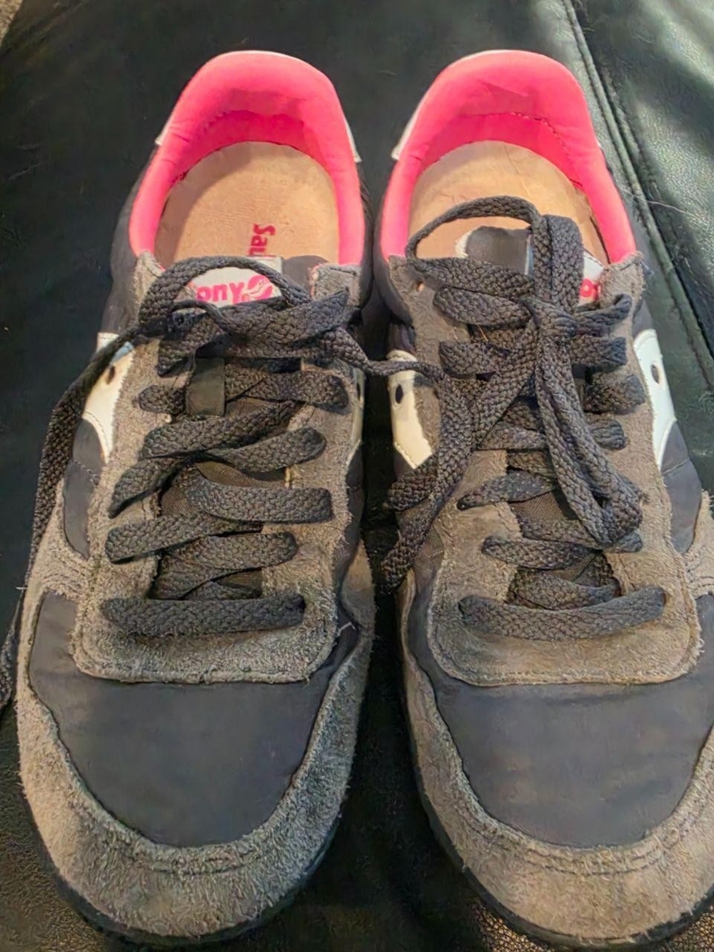 Saucony Women's Gray Sneakers with Pink Lining